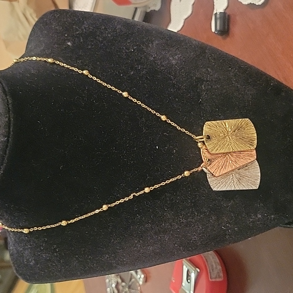 Necklace with 3 pandante